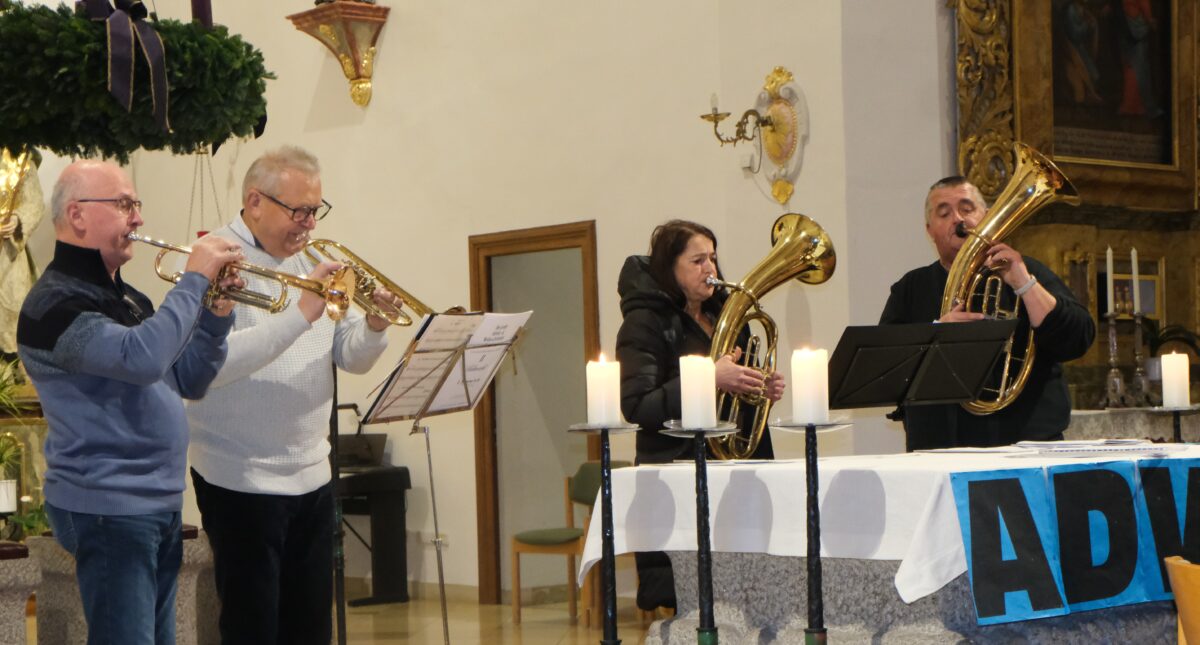 Zehntes Adventssingen geht unter die Haut in Floß
