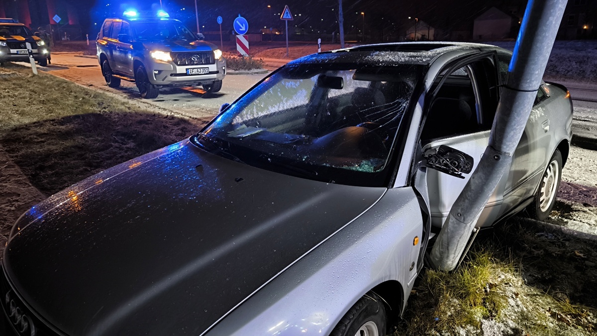 Verkehrsunfall im Schneetreiben am Netzaberg