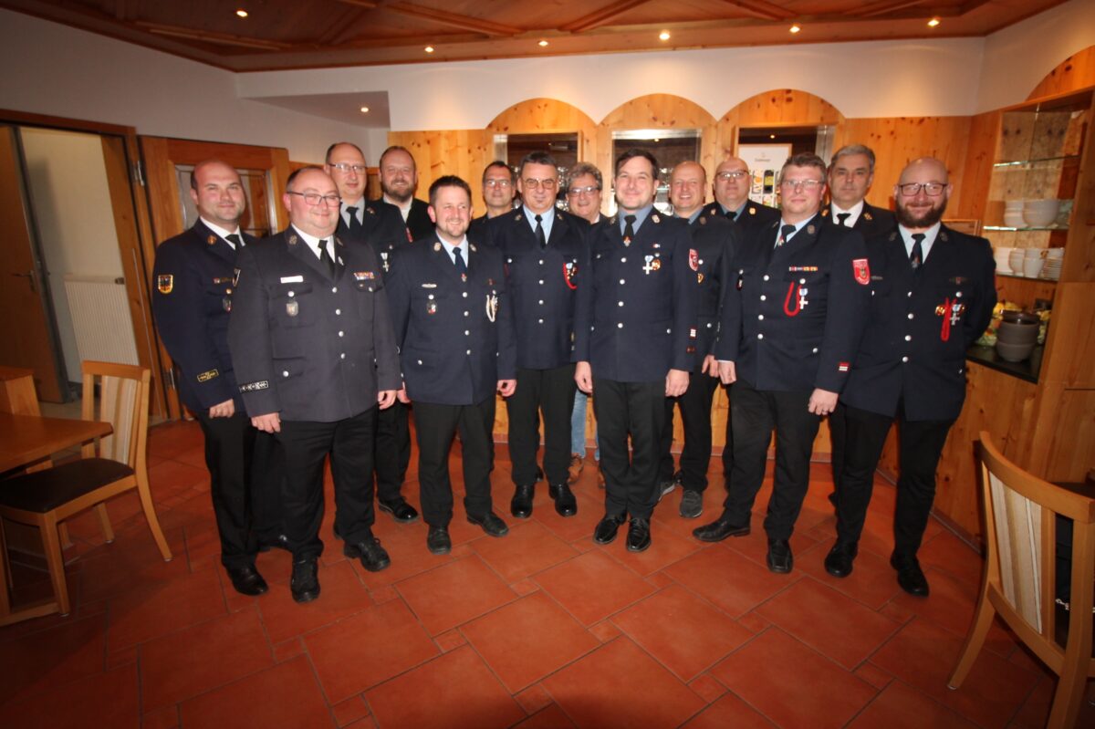 Langjährige Feuerwehrleute in Pressath und Trabitz geehrt