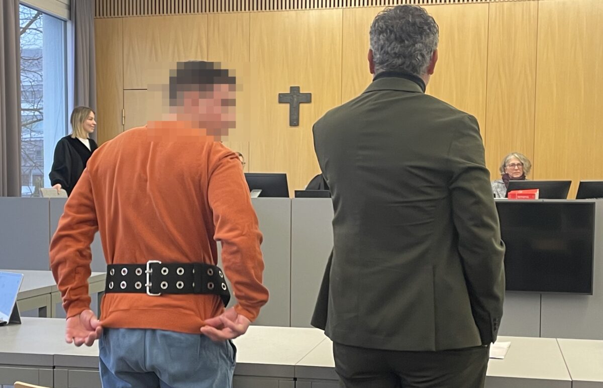 Riesenbeute nach Schockanruf: Abholer (28) vor dem Landgericht Weiden