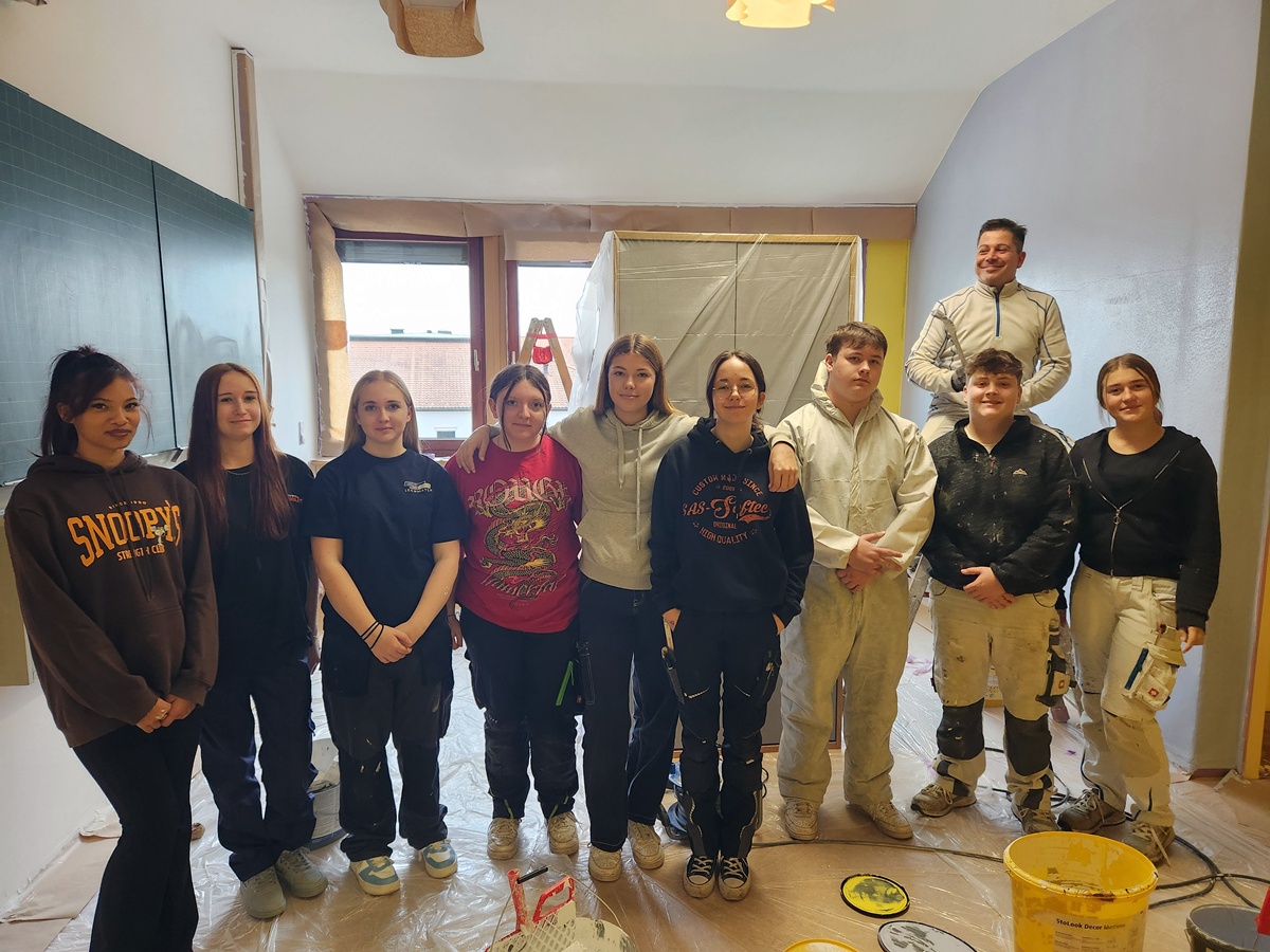 Markus-Gottwalt-Schule Eschenbach: Schüler bringen frische Farbe ins Schulhaus