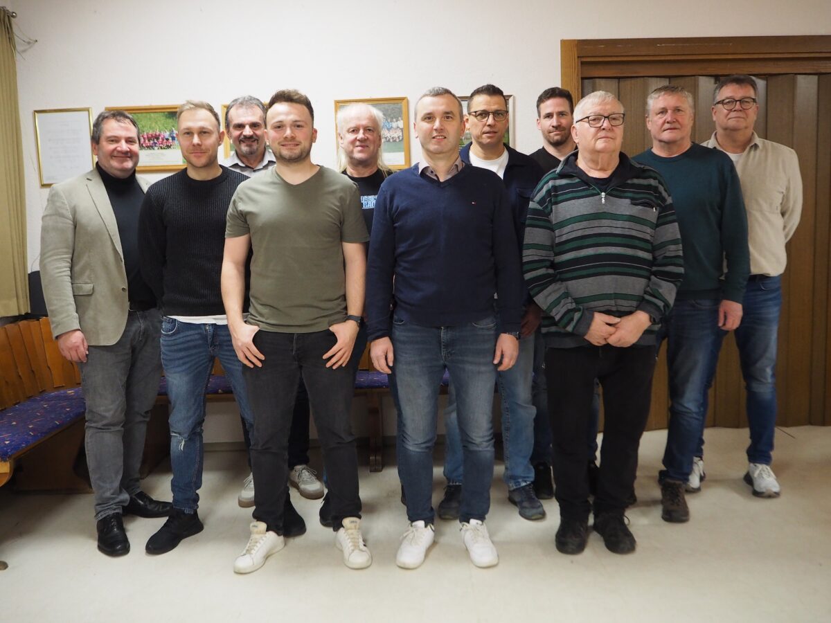 Ehrenmitglied Sendlbeck geehrt und Vorstand neu gewählt in Vorbach