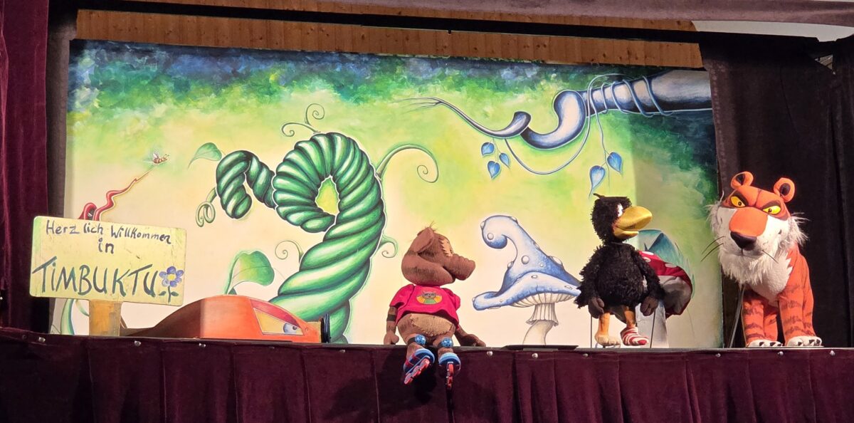 Rabe Socke begeistert 160 Gäste in Mantel