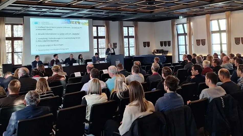 Austausch im Landratsamt Tirschenreuth beschleunigt Baugenehmigungen