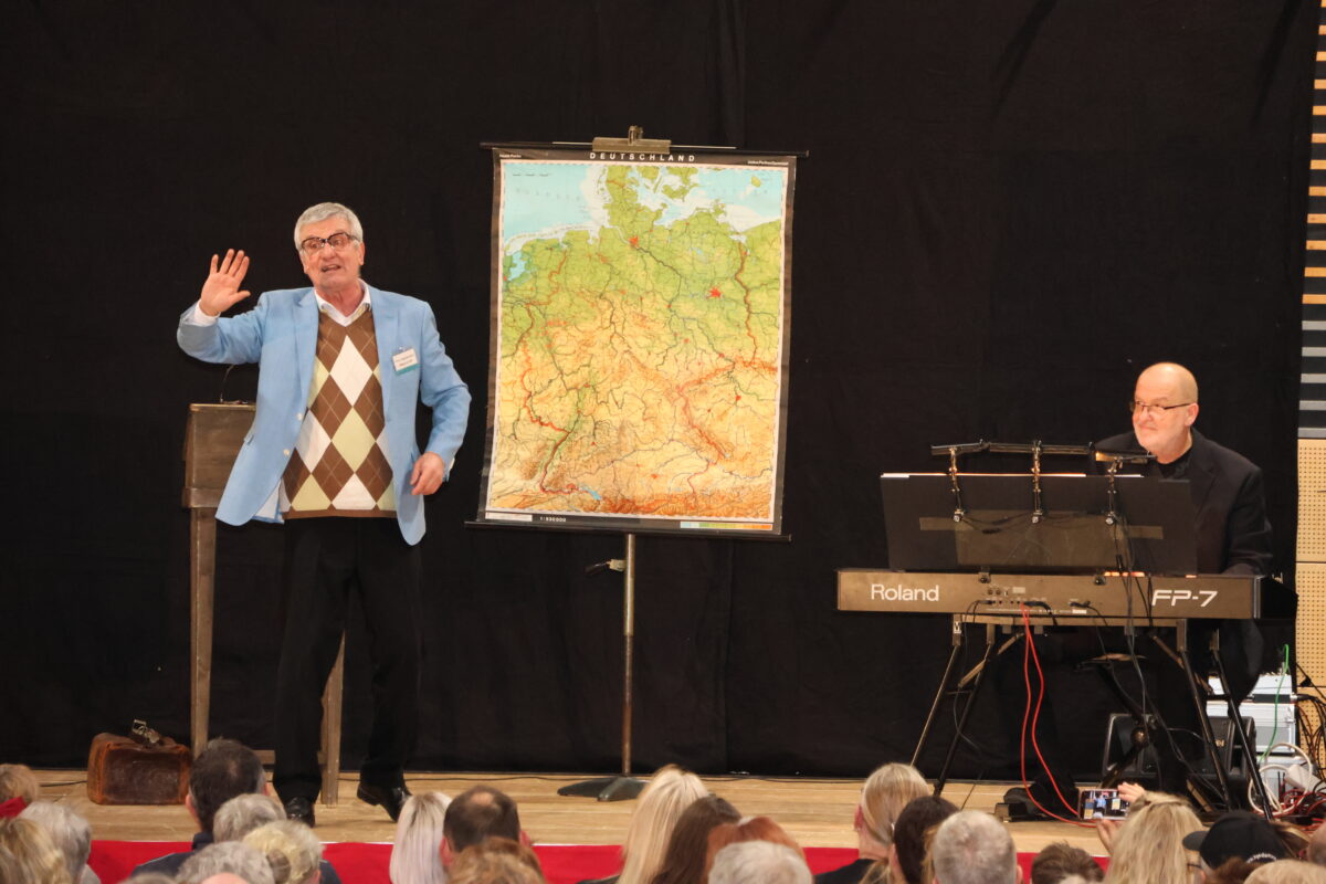 Heinz-Erhardt-Abend begeistert Publikum in Speichersdorf