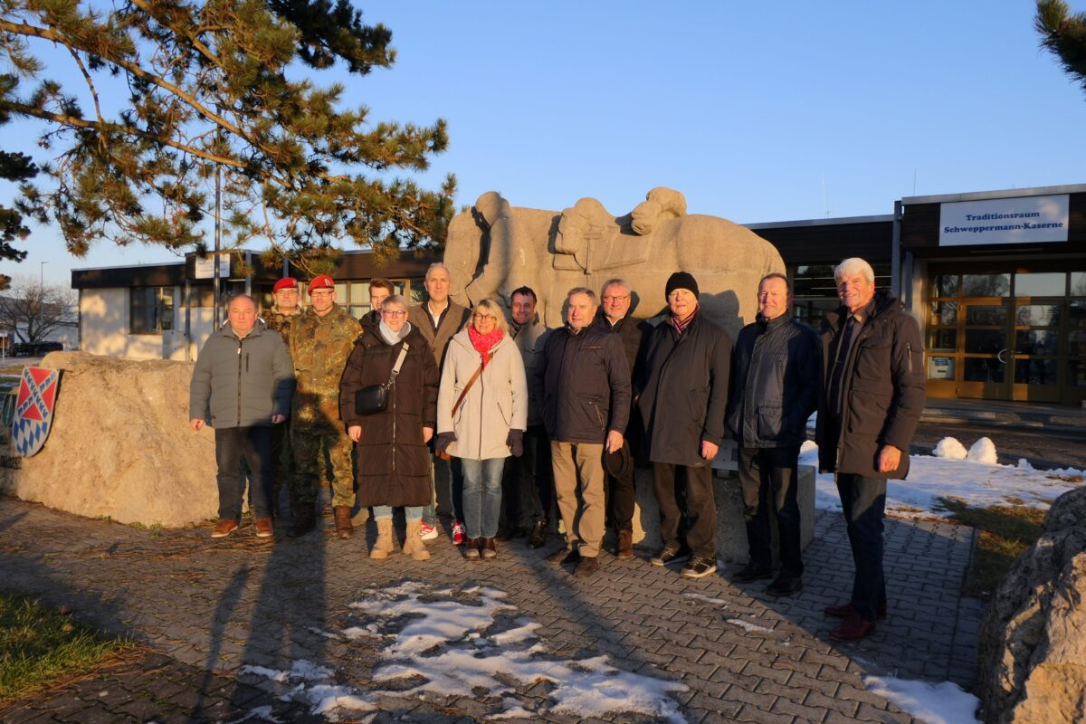 MdB Christoph Schmid besucht Schweppermann-Kaserne in Kümmersbruck