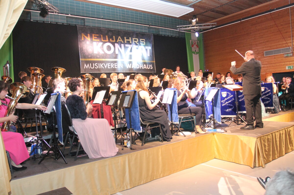 Musikverein Waidhaus begeistert mit „Das Beste aus 40 Jahren“