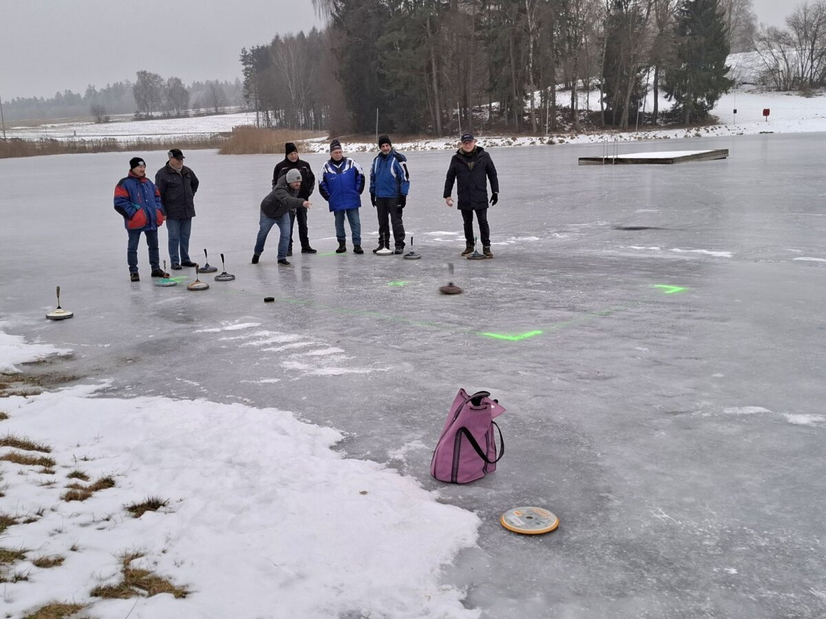 Rückkehr des Eisstockens begeistert Eslarn am Atzmannsee