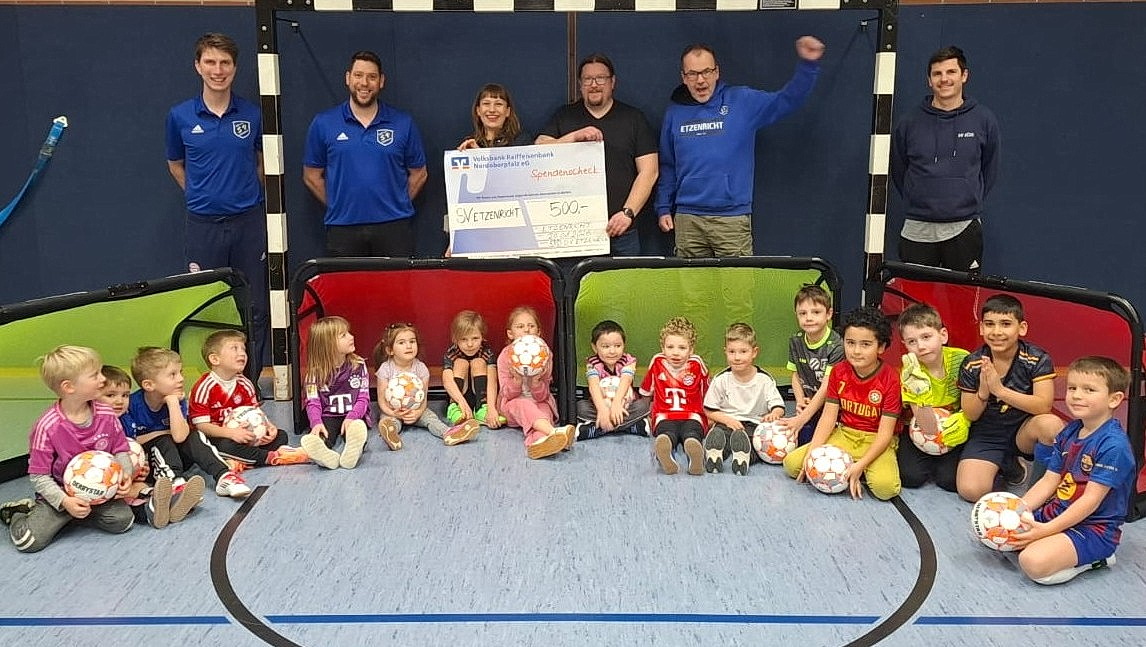 SPD-Ortsverein spendet 1.300 Euro für Jugendarbeit in Etzenricht