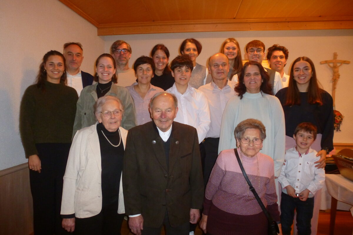 90-jährige Kämpfernatur Josef Lobenhofer steht noch immer in seiner Werkstatt