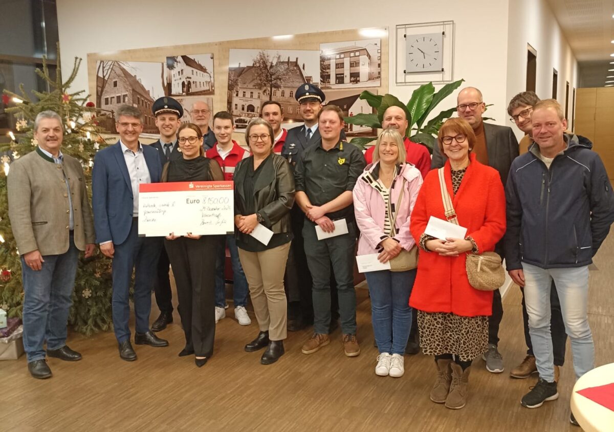 Sparkasse spendet 8.150 Euro an Vereine und Institutionen in Vohenstrauß