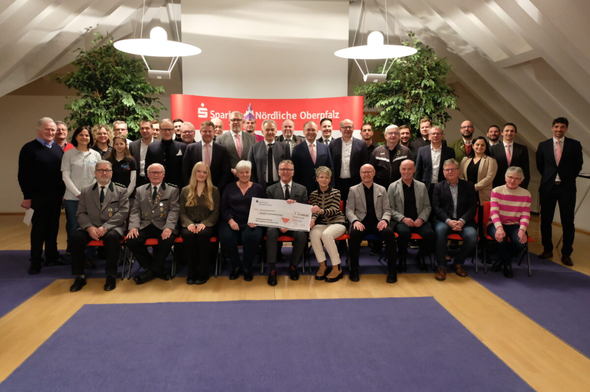 Sparkassenstiftung vergibt in Tirschenreuth 21.000 EUR an 22 Projekte