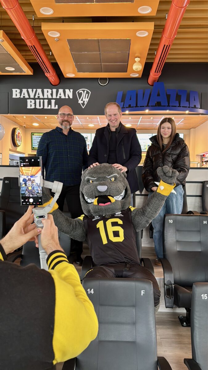 Autohof feiert ein Jahr unter neuem Inhaber in Wernberg-Köblitz