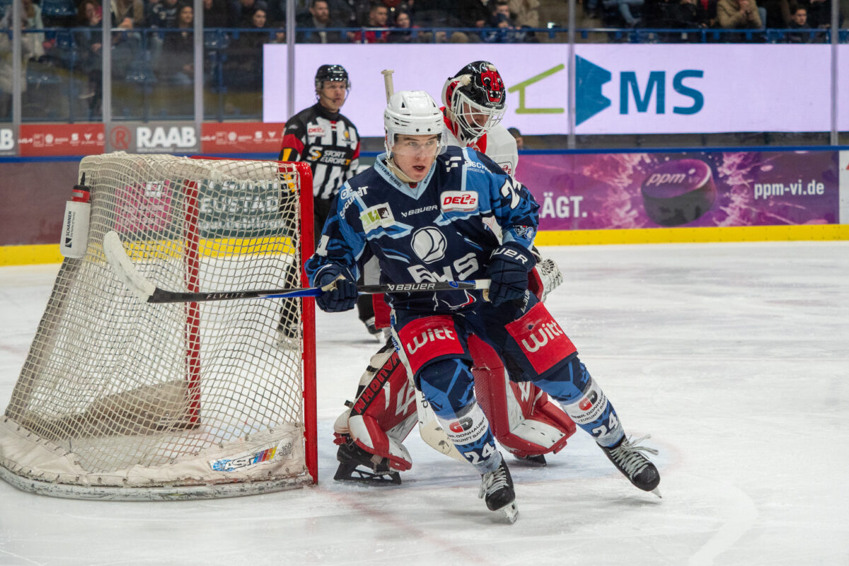 Im Kellerduell holen die Blue Devils wichtige Punkte