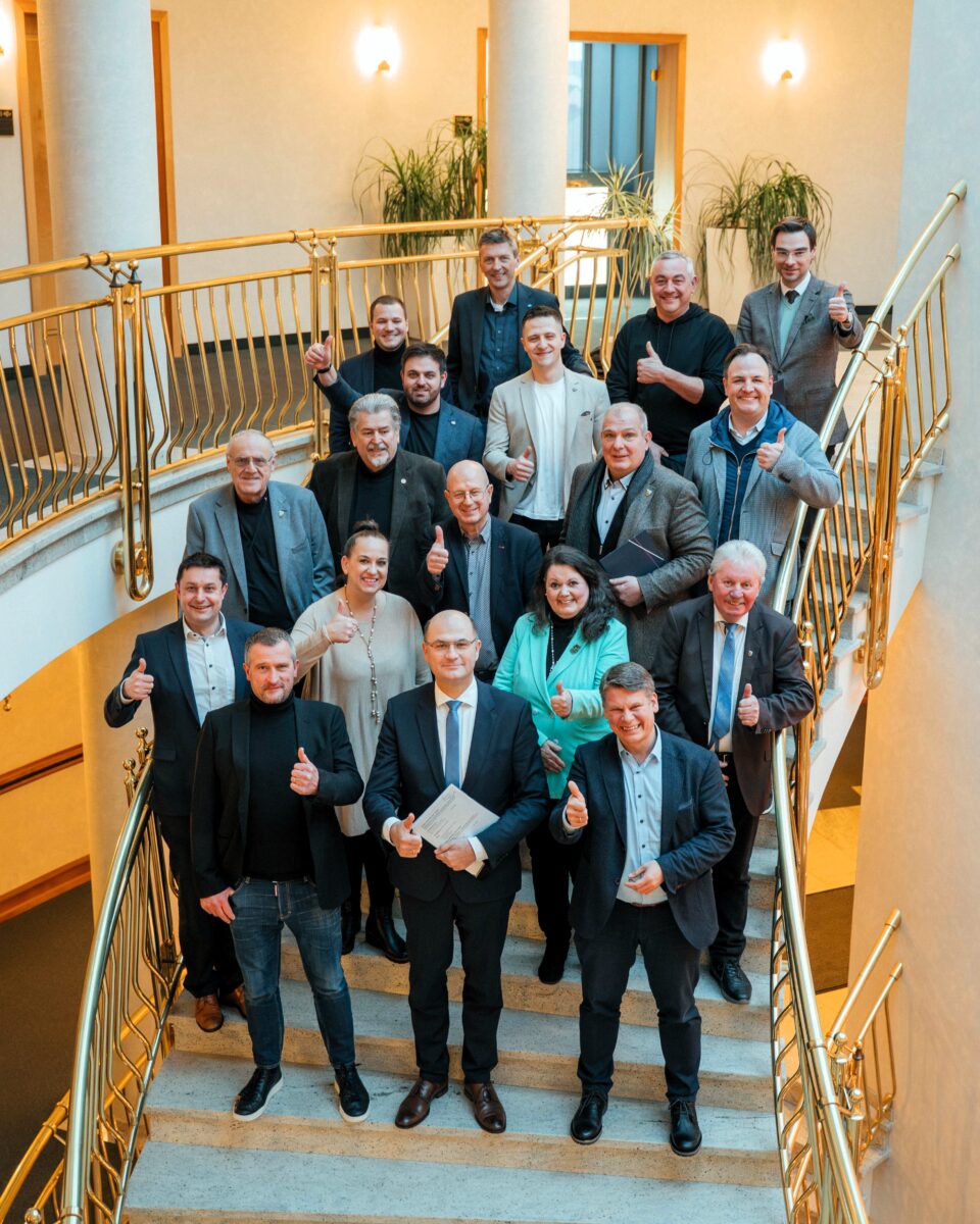 Starkes Signal für den Wohnungsbau: Bayerischer Finanzminister Albert Füracker zu Besuch bei der W.I.V. in Weiden