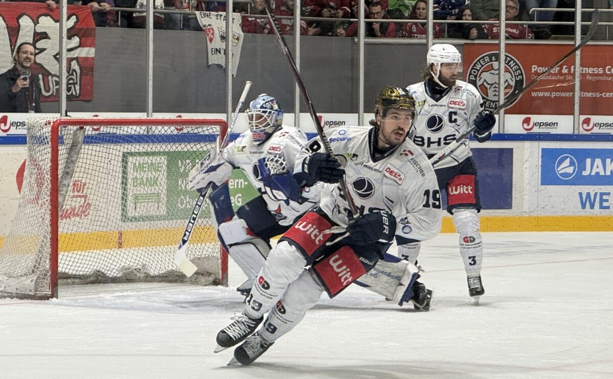 Blue Devils dominieren die Eisbären lange, lassen aber zu viele Chancen liegen