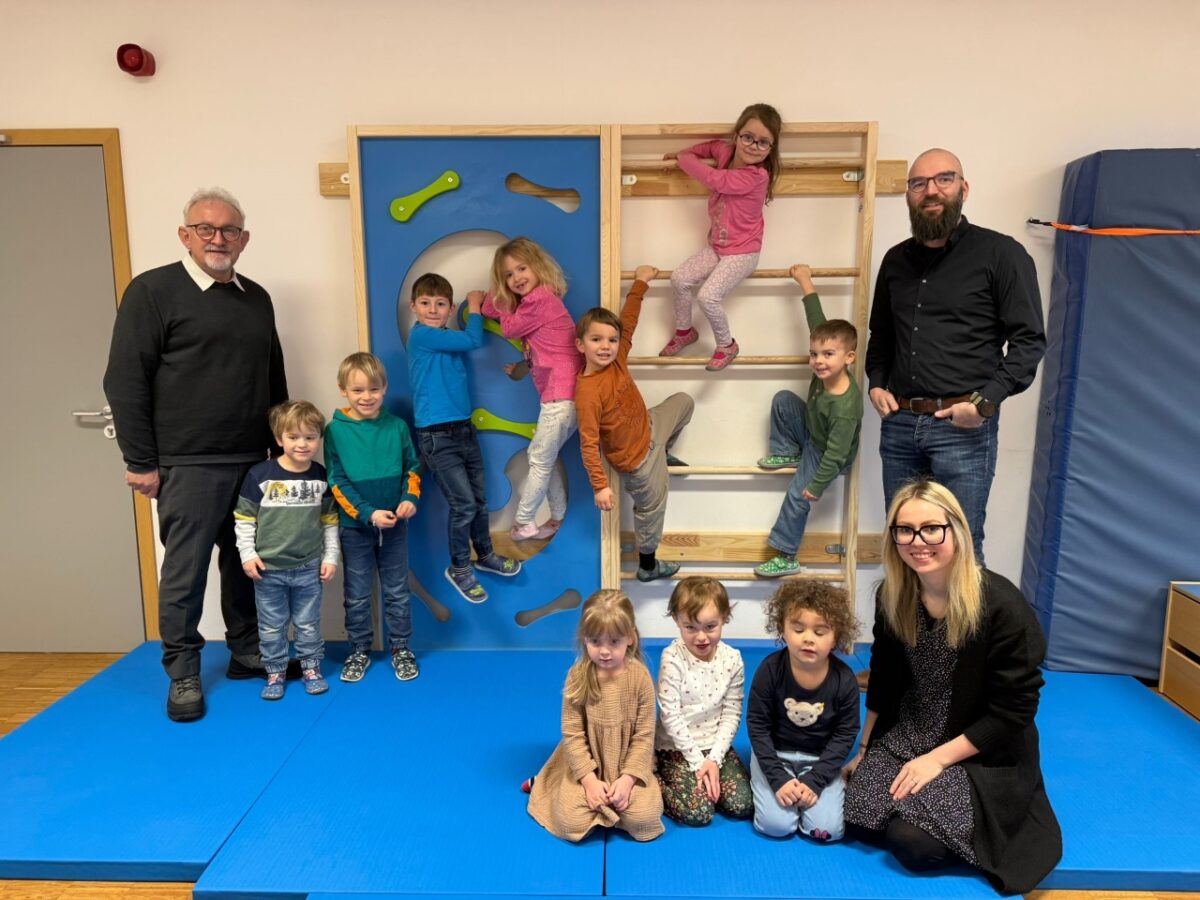 Püchersreuther „Kinderstodl“ bekam eine Kletterwand