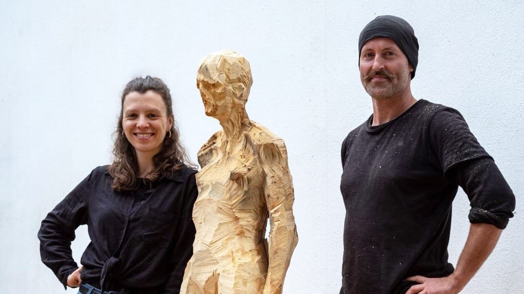 Kinder und Jugendliche schaffen Skulpturenpark in Trabitz