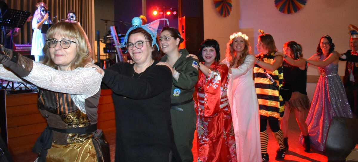 Kolpingsball Grafenwöhr: Gute Laune überall und Gäste aus dem Weltall