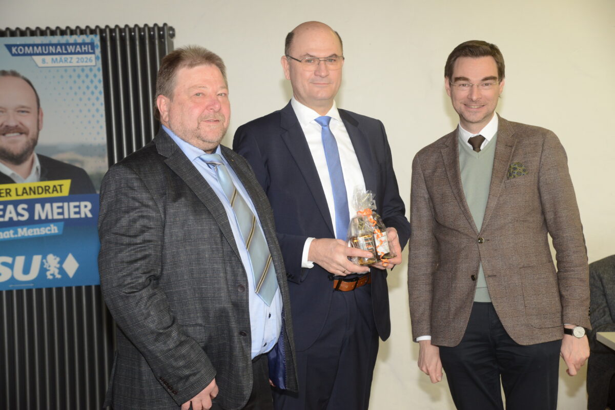 Minister Albert Füracker unterstützt CSU-Wahlkampf in Parkstein