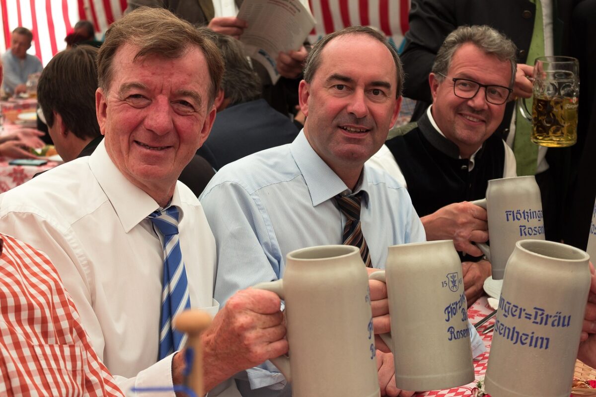 Parteien laden zum politischen Aschermittwoch in Weiden