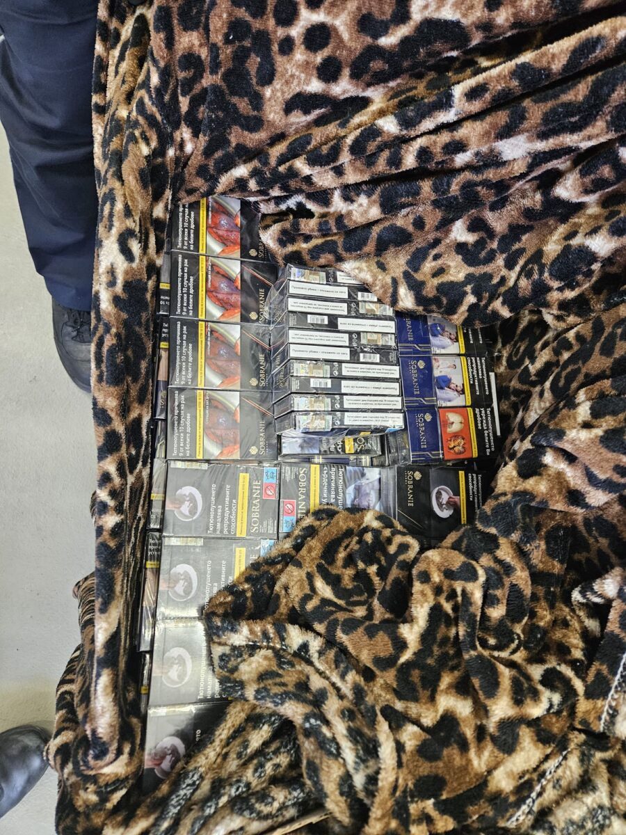 Zoll stellt 19.860 Zigaretten bei Waidhaus auf Autobahn A6 sicher