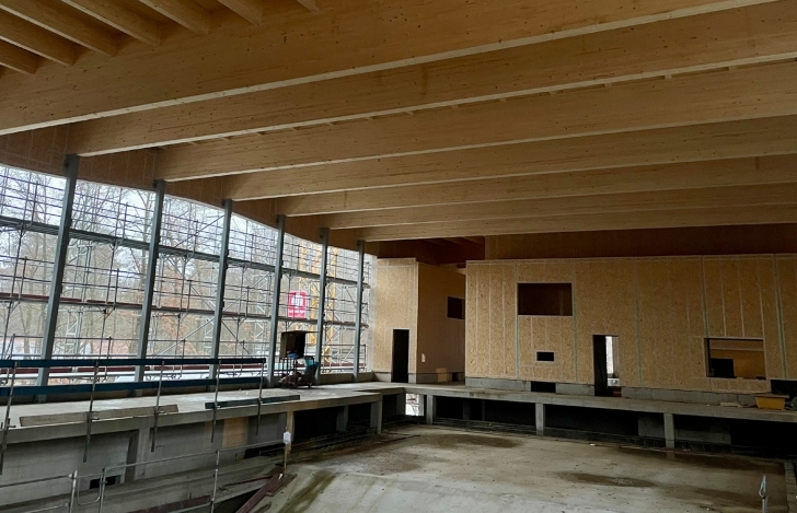 Neubau im Zeitplan - Schwimmhalle wächst weiter