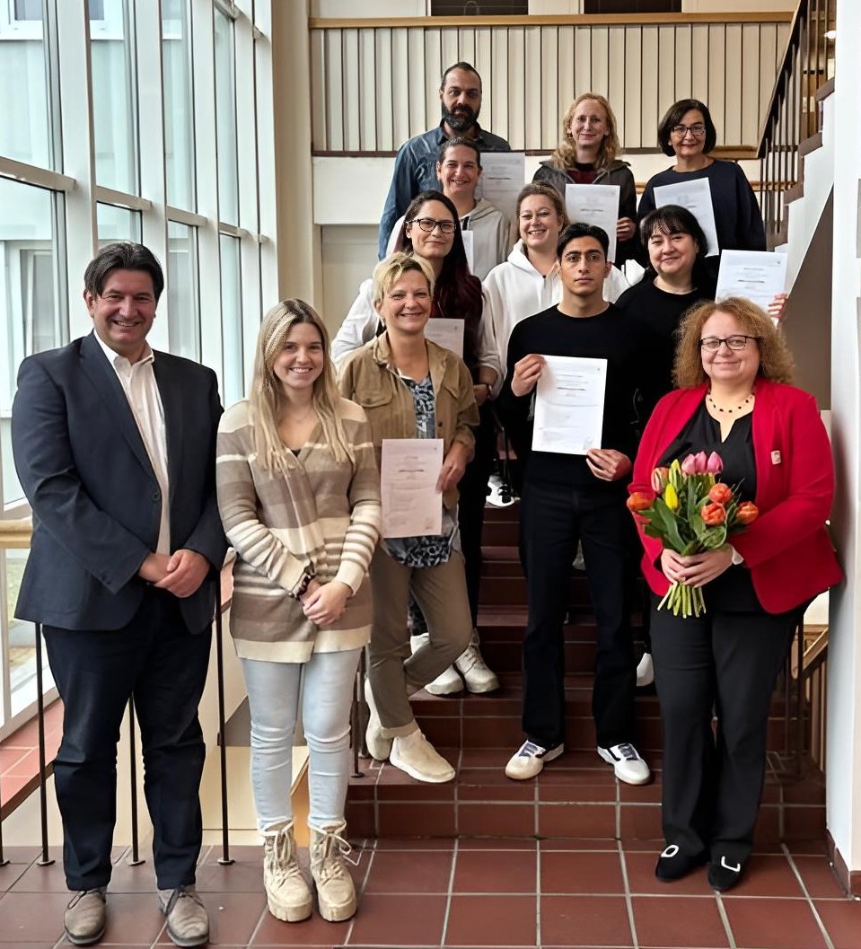 BRK-Kreisverband bildet in Weiden zehn Pflegehelfer erfolgreich aus