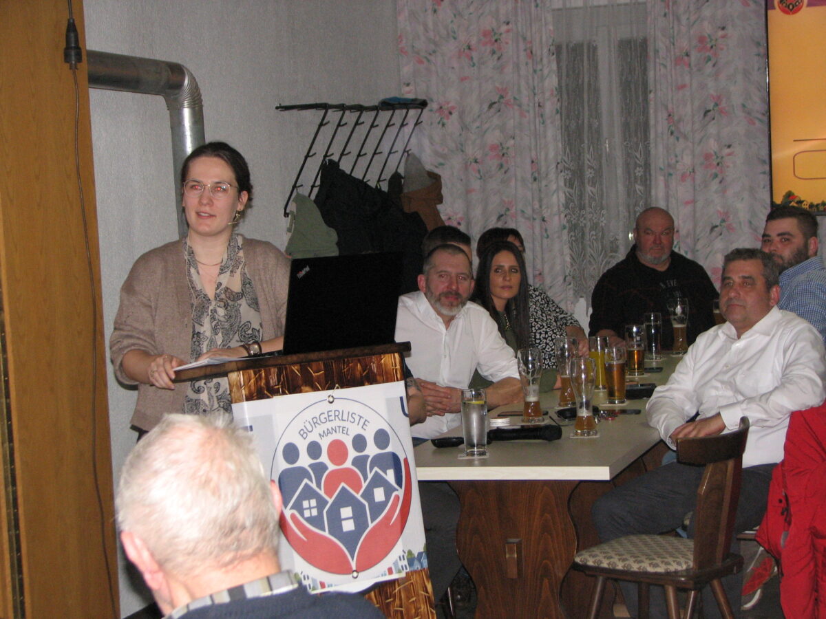 Bürgerliste präsentiert Pläne für Marktplatz und Bürgerhaus in Mantel