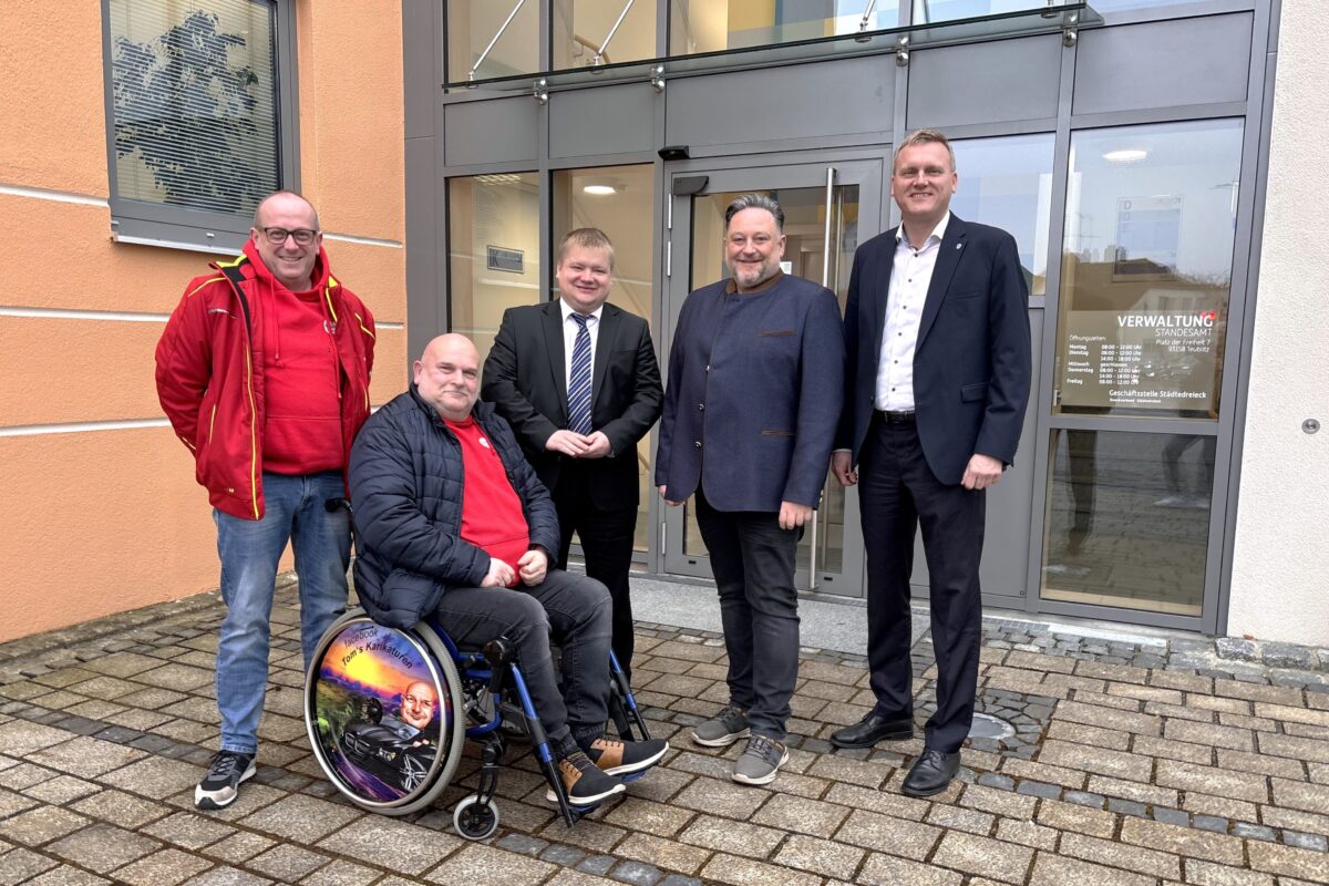 Bürgermeister sichern monatliche Spenden für das Städtedreieck Herzen in Teublitz