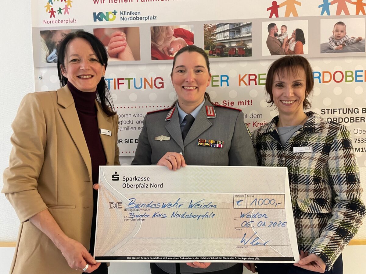 Bundeswehr spendet 1.000 Euro für den Bunten Kreis in Weiden