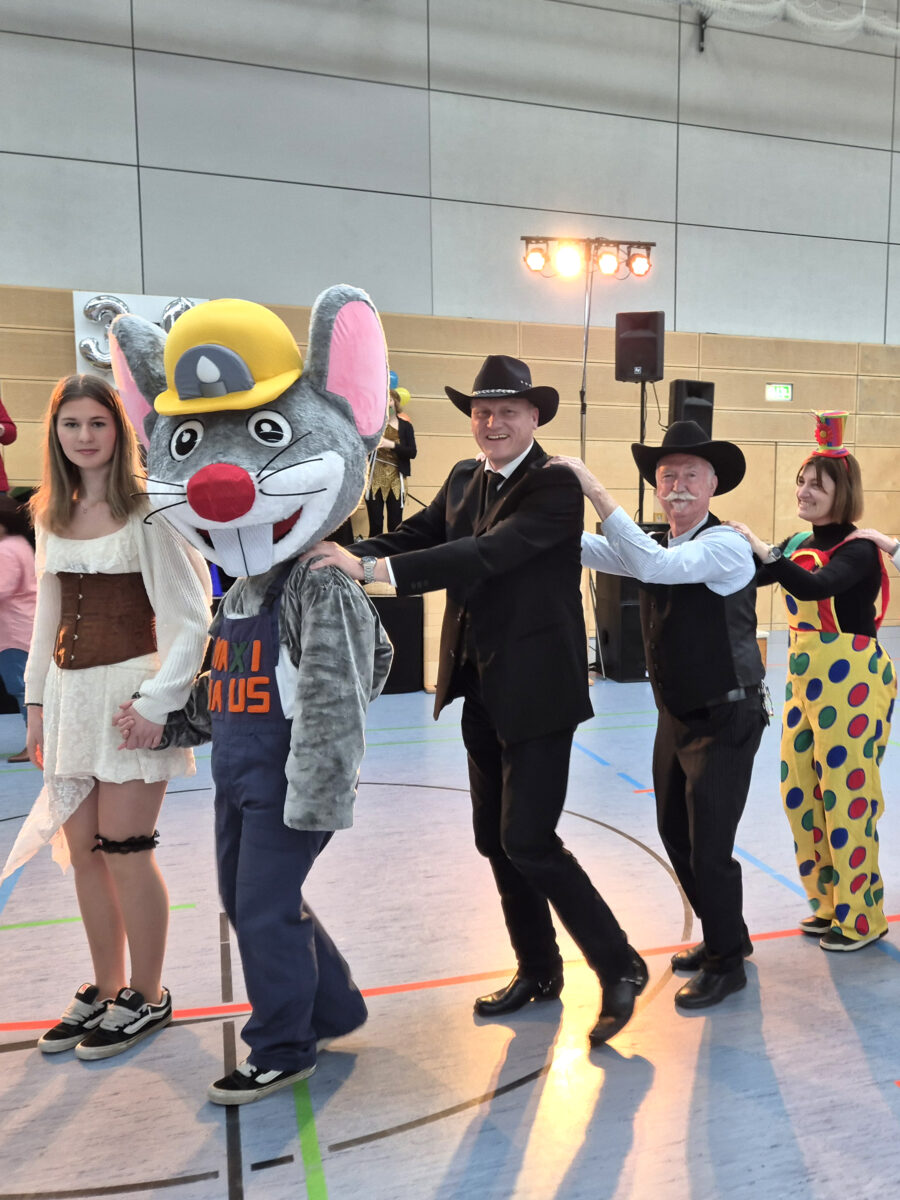 Bunter Kinderfasching in Maxhütte-Haidhof feiert 30. Geburtstag