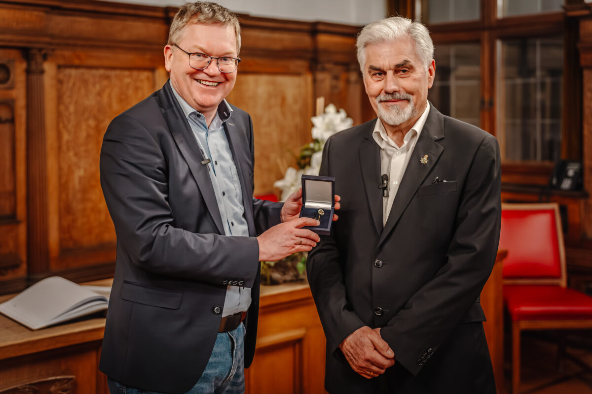 Ehrenzeichen des Bayerischen Ministerpräsidenten für Andreas Raab in Amberg