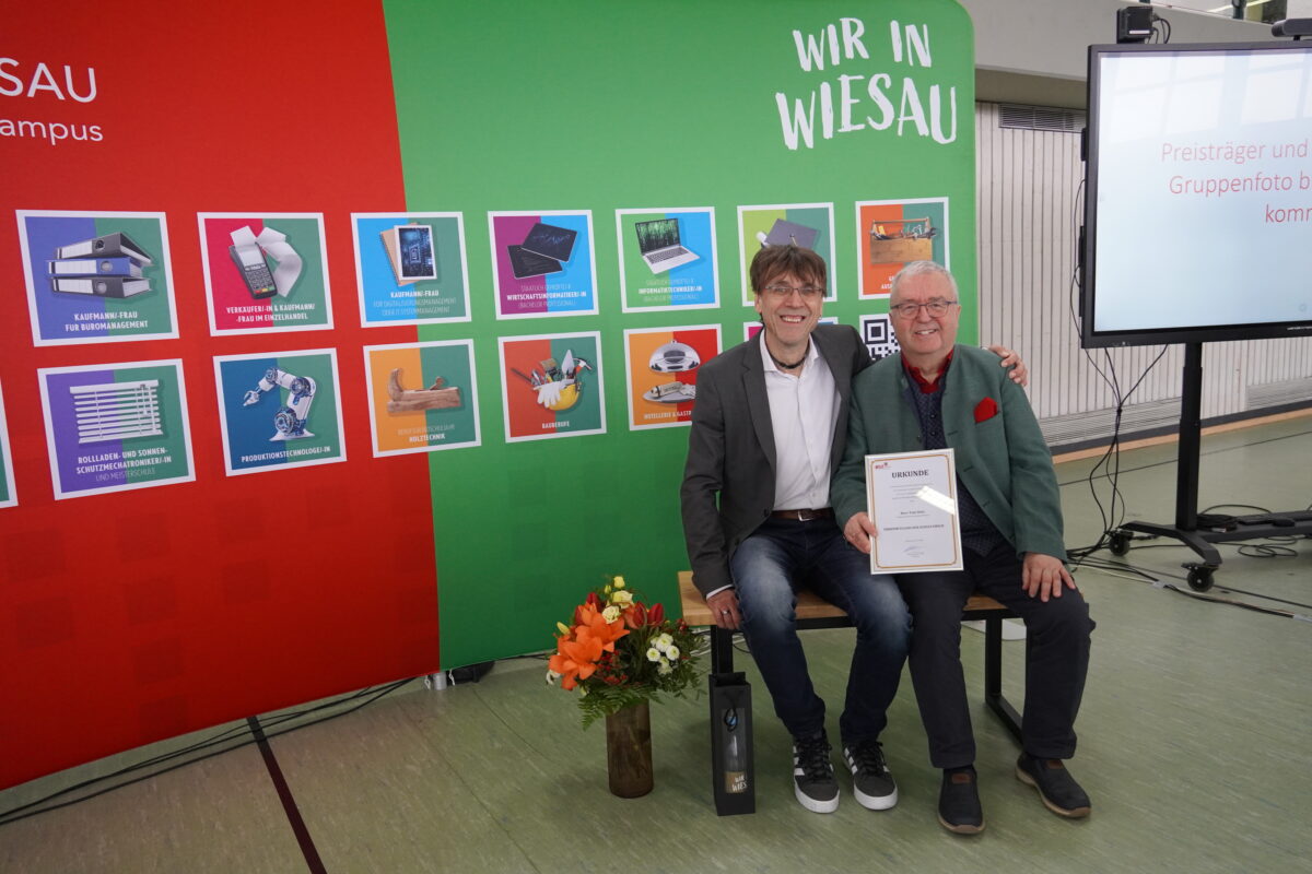 „Der Täter kehrt immer zumTatort zurück“: Letzte offizielle Abschlussfeier am BSZ Wiesau für Toni Dutz