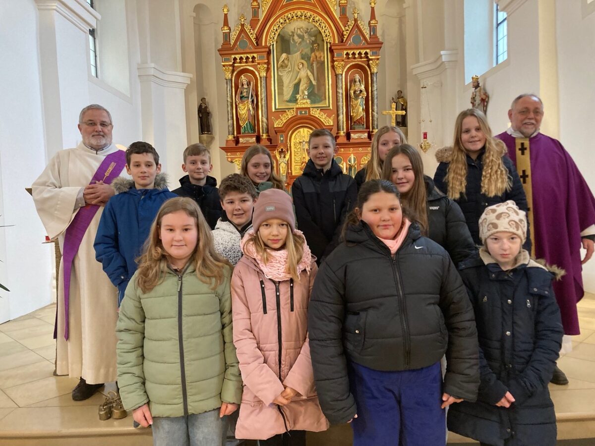 Firmlinge gestalten Vorstellungsgottesdienst in Leuchtenberg