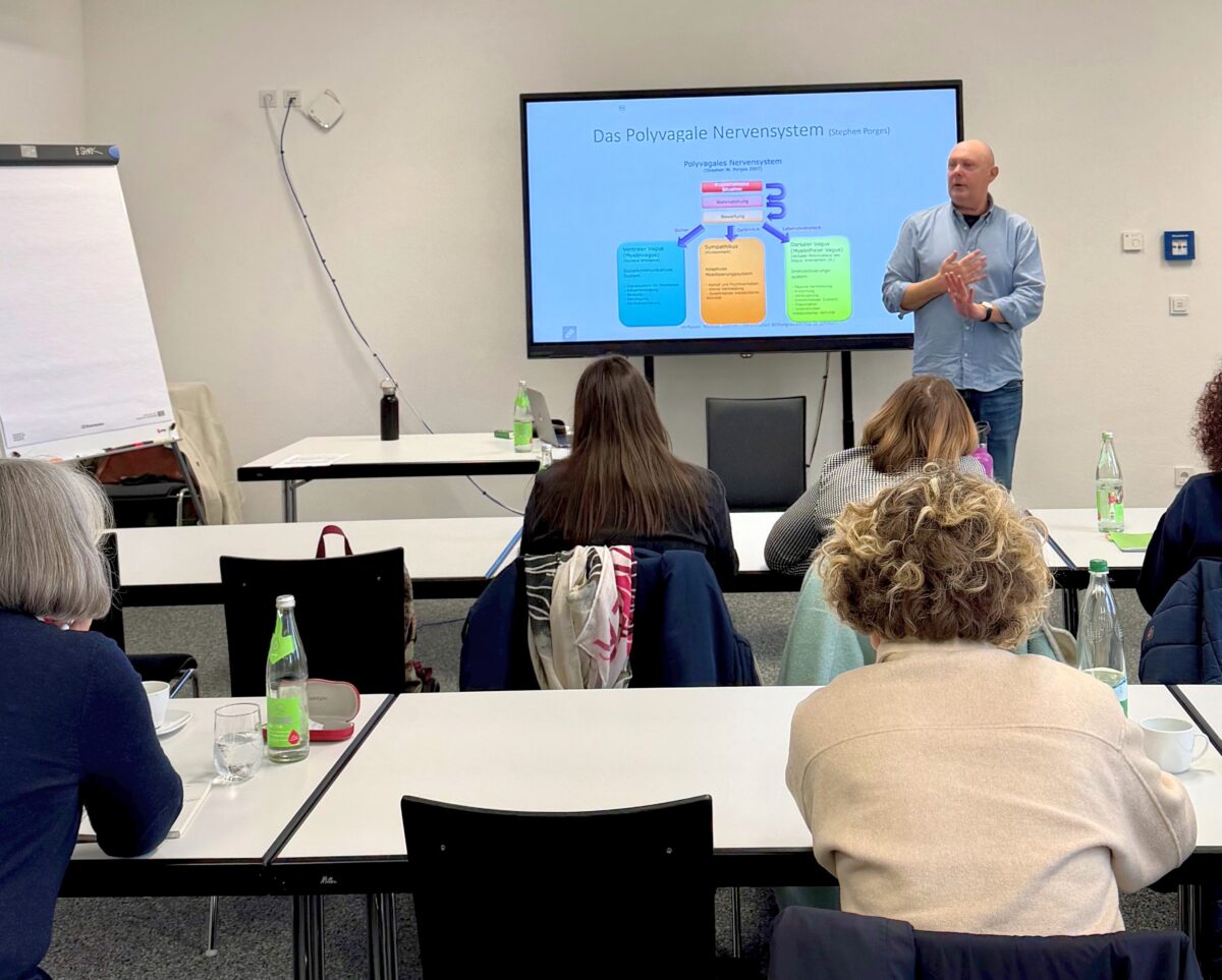 Fortbildung zu Selbstregulation stärkt Kitas in Amberg-Sulzbach