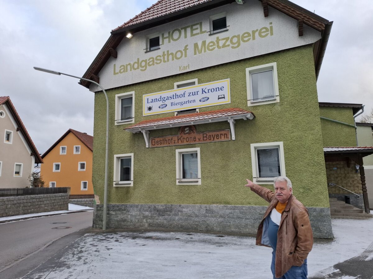 Weiberfasching am „Kuchsaal“ in Eslarn: Frauen übernehmen das närrische Zepter