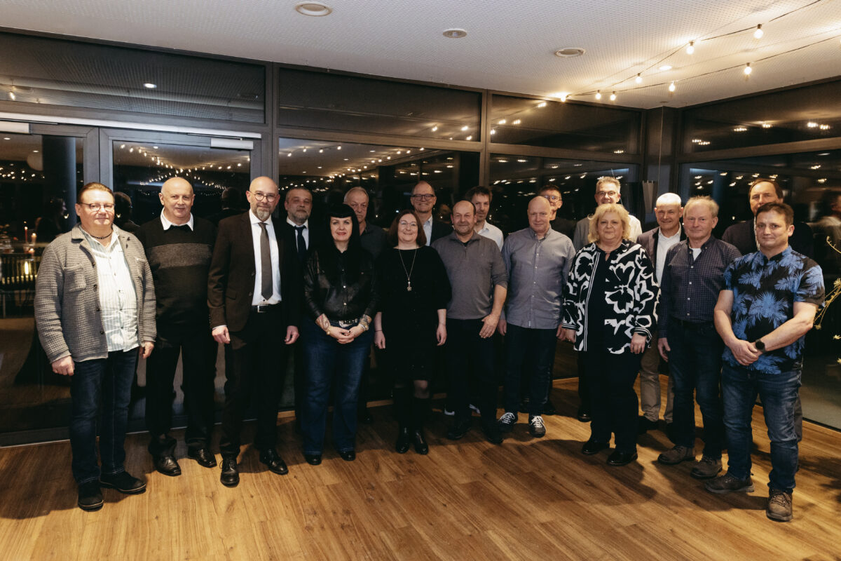 HAMM AG ehrt langjährige Mitarbeiter in Tirschenreuth