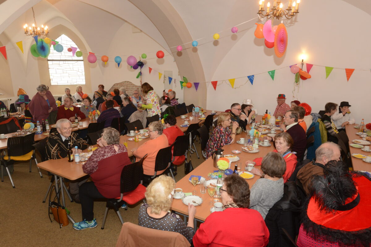 Helferinnen gestalten Ü-60-Faschingsnachmittag in Pleystein