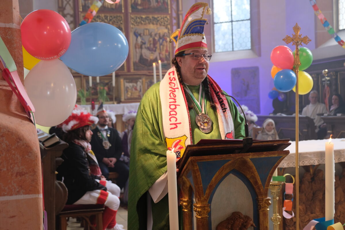 Kanzel wird zur Bütt beim Fasching in Eschenbach