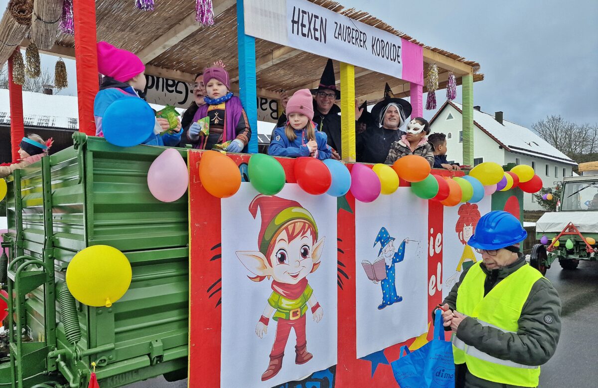 Närrischer Gaudiwurm zieht zum 31. Mal durch Bechtsrieth