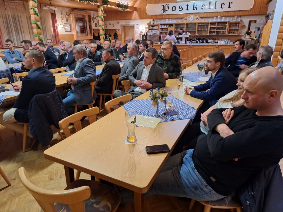 Neue Kraft für den Hofalltag bei Jahreshauptversammlung in Weiden