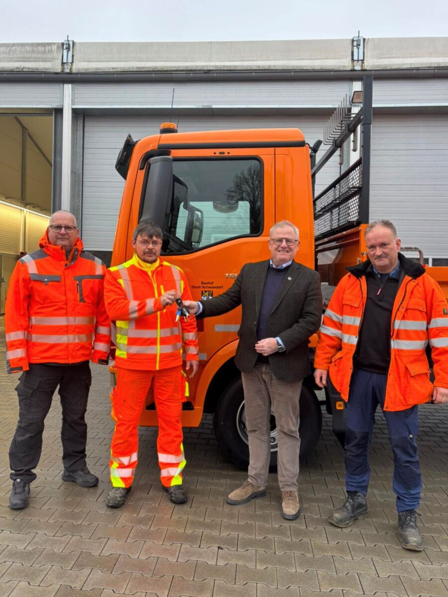 Neuer Zwölftonner stärkt den Bauhof Schwandorf