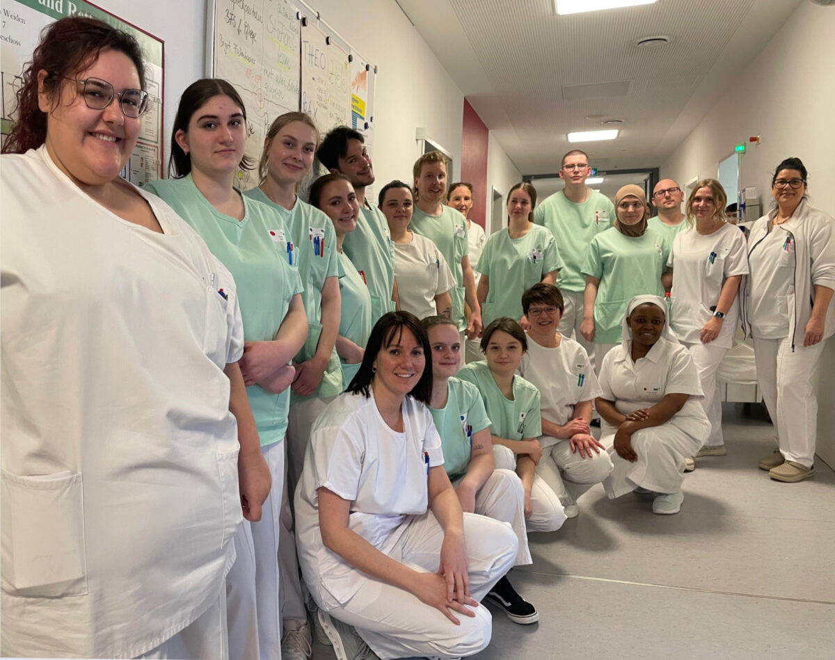 Pflege-Azubis leiten vier Stationen in Weiden und Kemnath