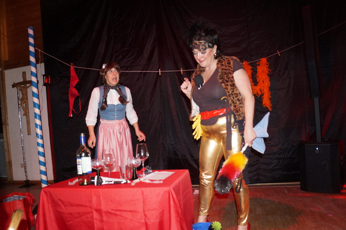 Reeperbahn-Party begeistert beim Weiberfasching in Weihern