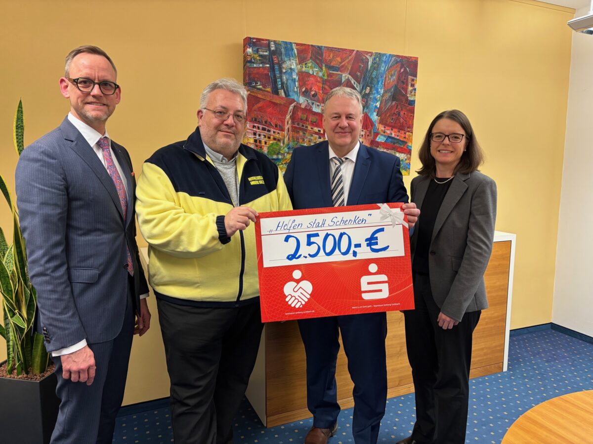 Sparkasse unterstützt Kriseninterventionsteam in Amberg mit 2.500 Euro