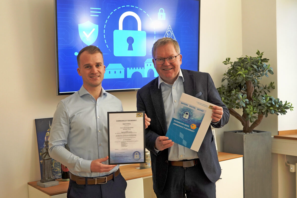 Stadtverwaltung in Amberg erhält Siegel für kommunale IT-Sicherheit