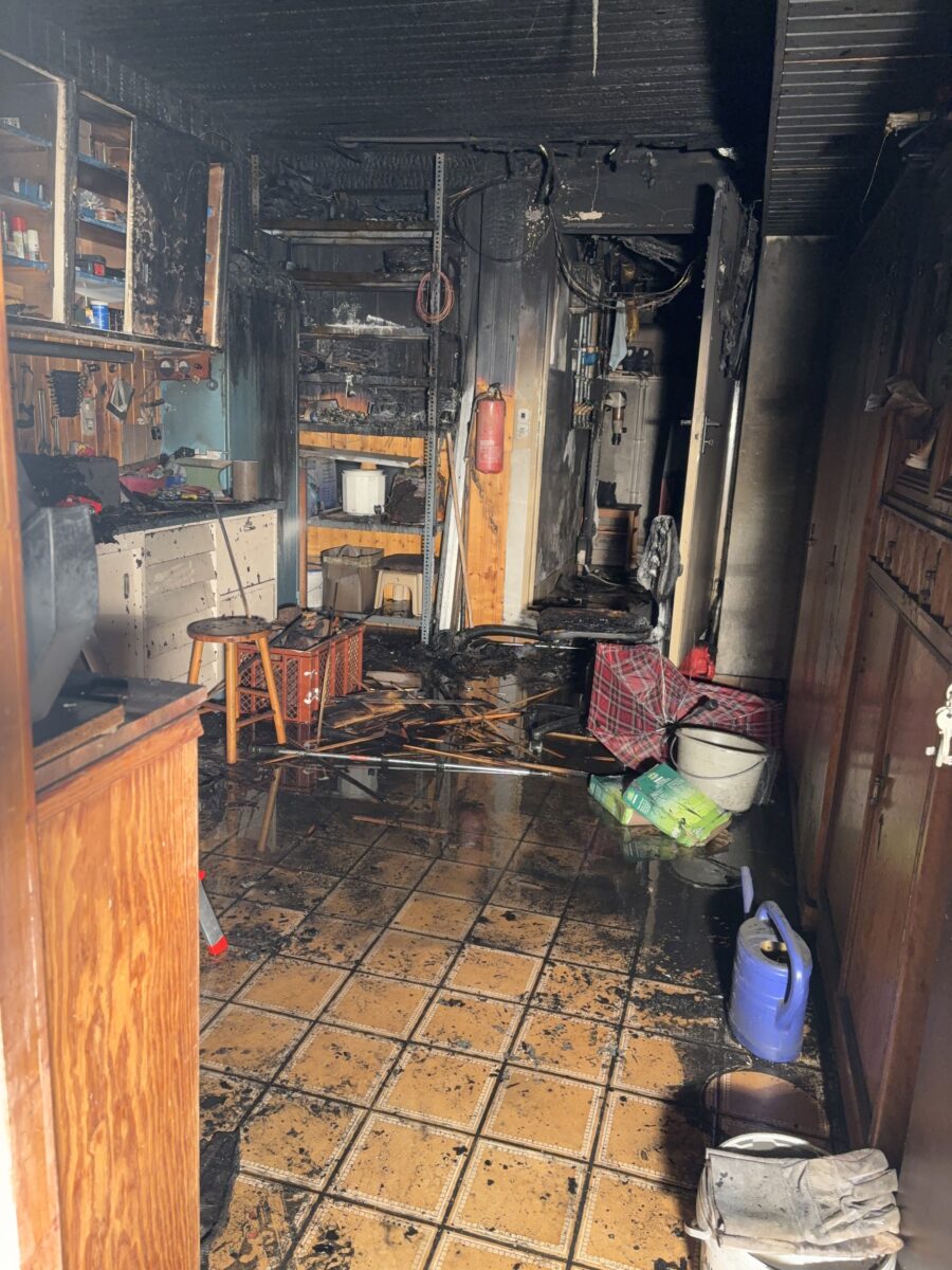 Technischer Defekt an Akku löst Wohnhausbrand in Weigendorf aus