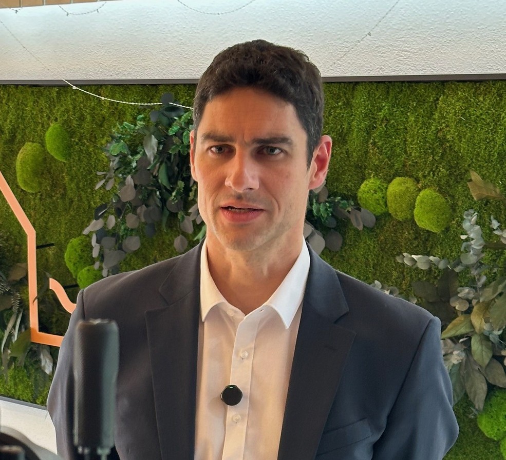 Vortrag in Amberg zu kontaktlosem Laden auf Autobahnen