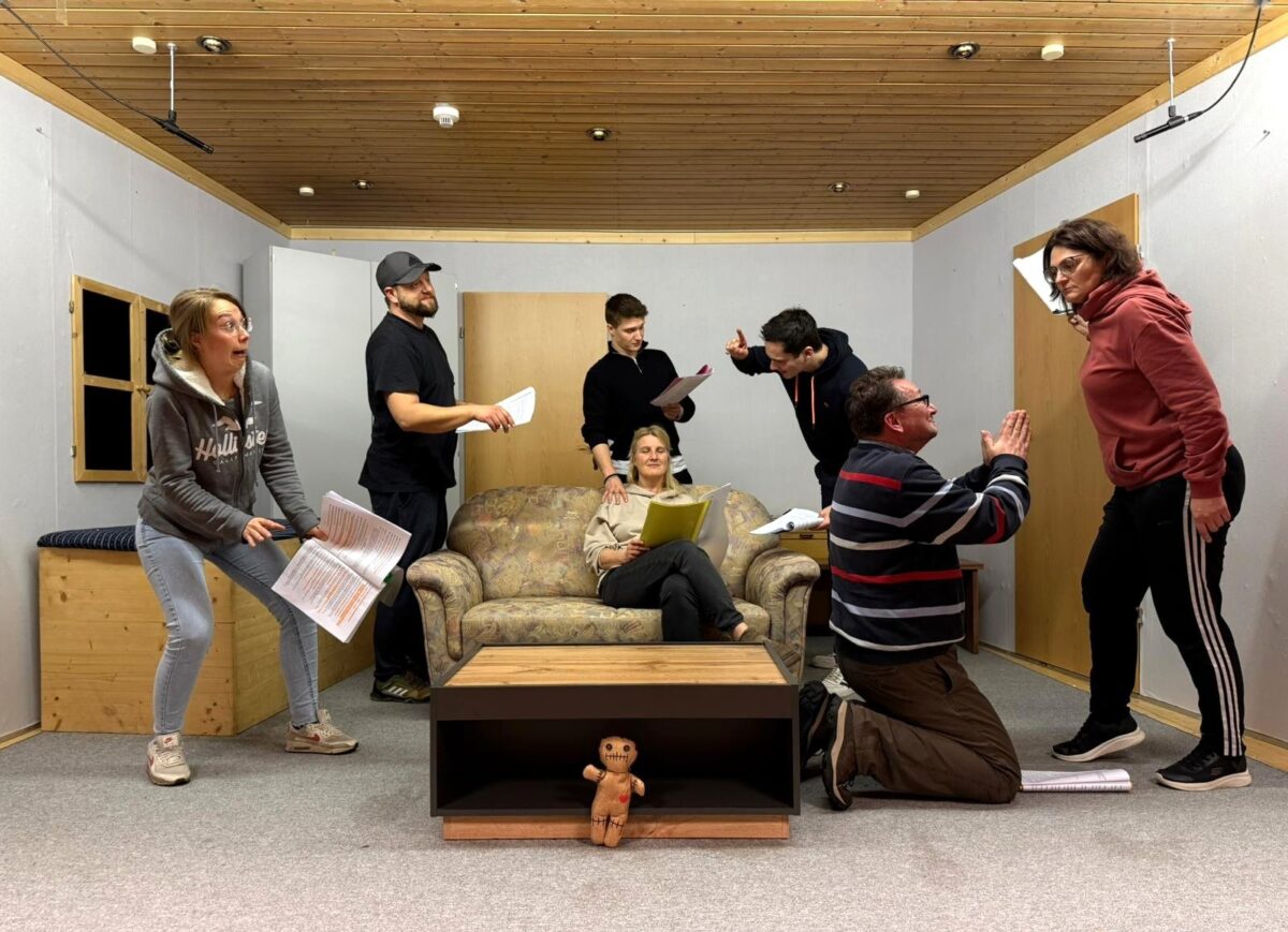 Himmlische Höllenkomödie im Theresienstadl: Vorverkauf startet